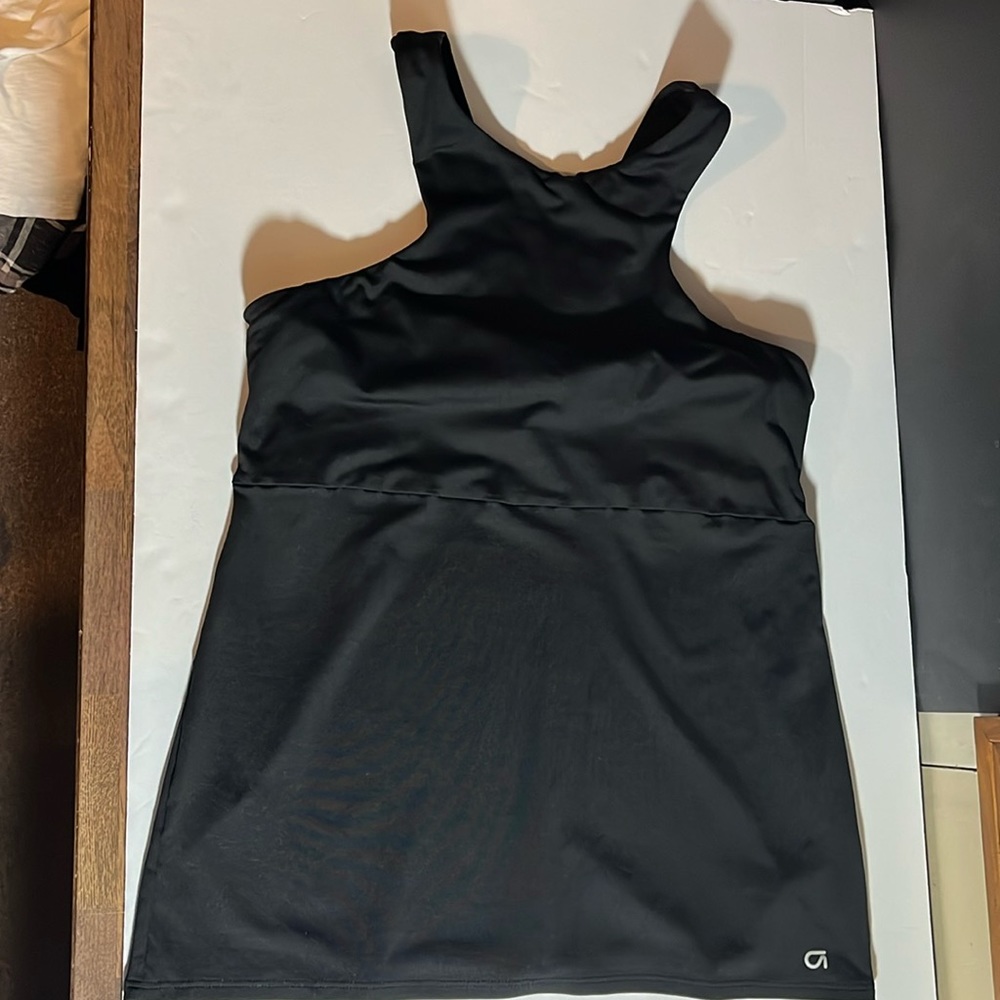 Women’s Gap Fit Medium black tank preowned good condition